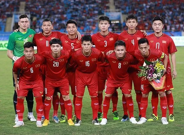 Số lượng cầu thủ tối đa trong một trận đấu là 11 người