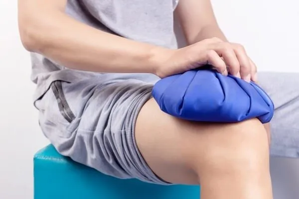 Phòng ngừa căng cơ trước và sau khi đá bóng