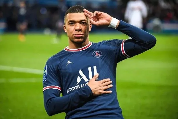 Kylian Mbappé cầu thủ được biết đến là cơn ác mộng cho mọi hàng phòng ngự