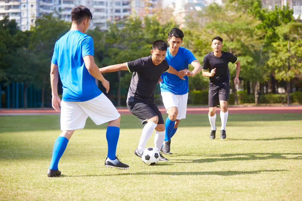 Quy định của FIFA và ứng dụng tại Việt Nam