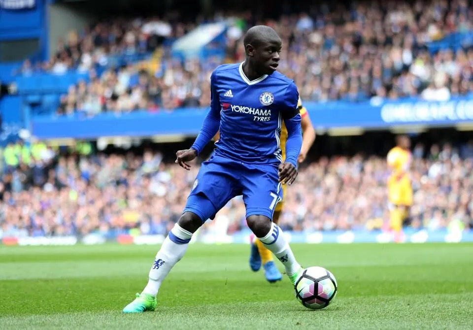 Tiền vệ (Midfielder)