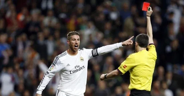 Sergio Ramos đã từng phải rời sân vì thẻ đỏ trong nhiều trận đấu